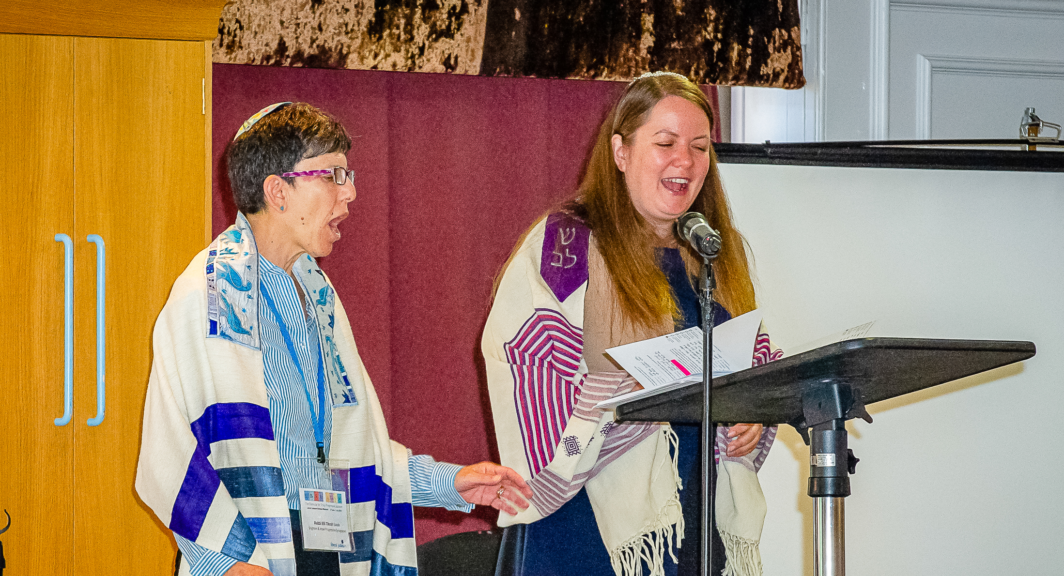 Biennial service led by Rabbis Elli Tikvah Sarah and Lea Muhlstein