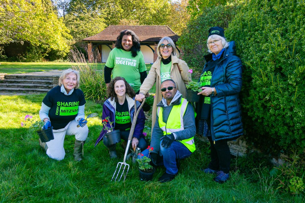 Mitzvah Day Stanmore Gardening